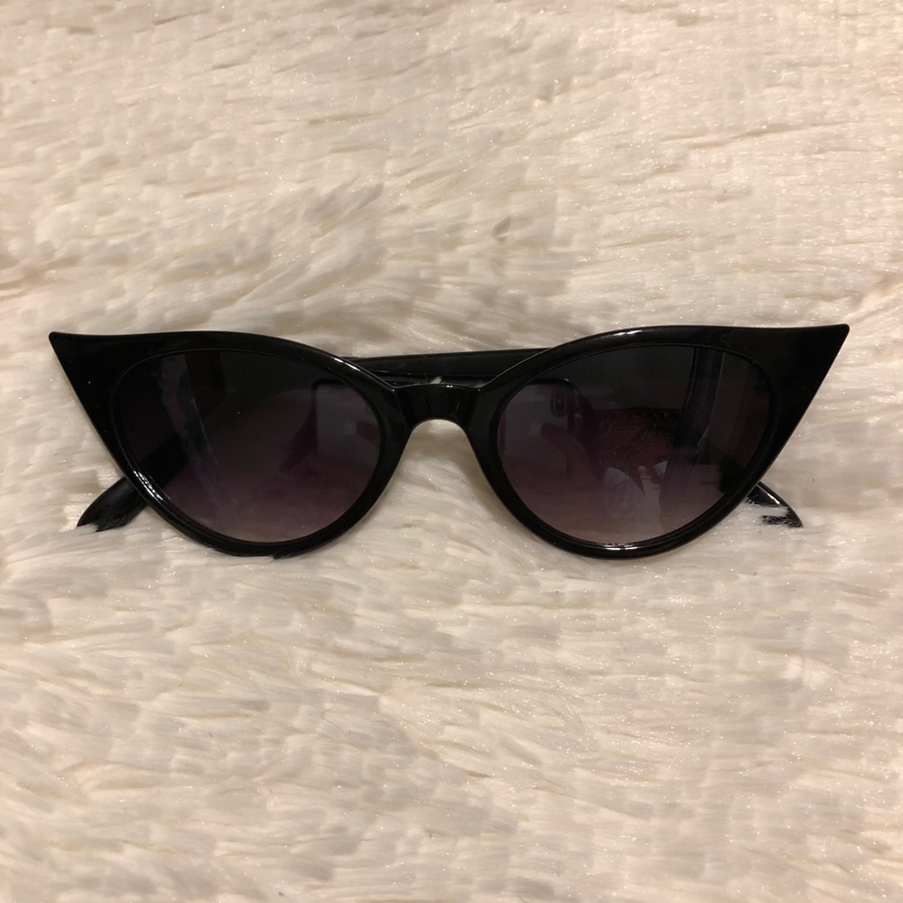 black ombré cat eye chic sunglasses